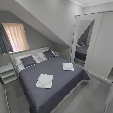 アパート Apartma Skofije *