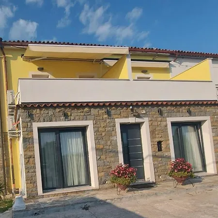 Apartma Skofije *